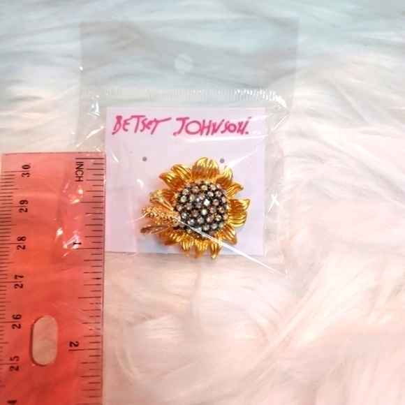 BETSEY Johnson Sunflower Honeybee Gold Enamel Crystal Brooch Pin NEW - Picture 3 of 6